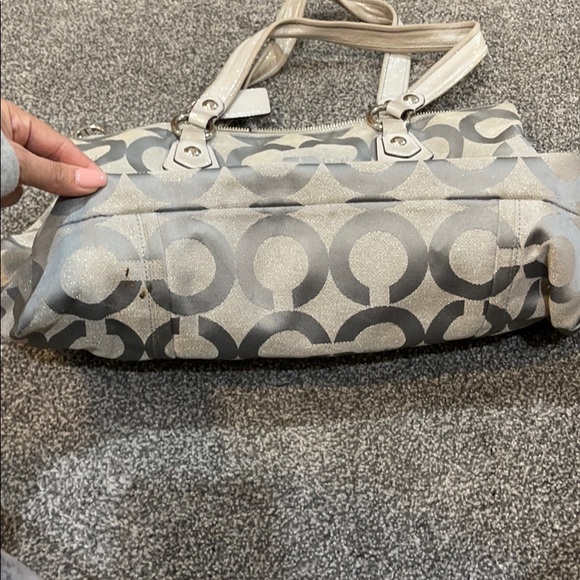 Coach Purse- Very Big - Picture 4 of 6